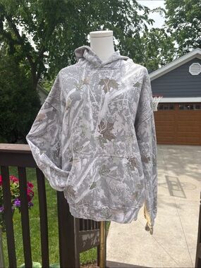 Abercrombie & Fitch Gray Camouflage Hoodie